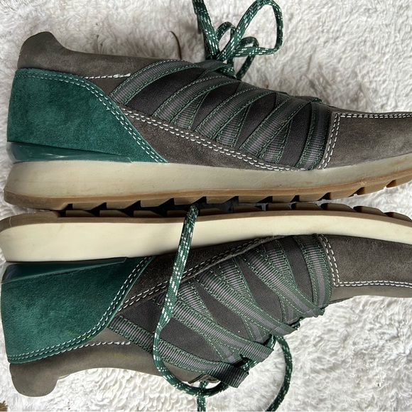 Dansko sneakers suede trim lace up Sz 39 (8.5- 9) - Picture 5 of 7